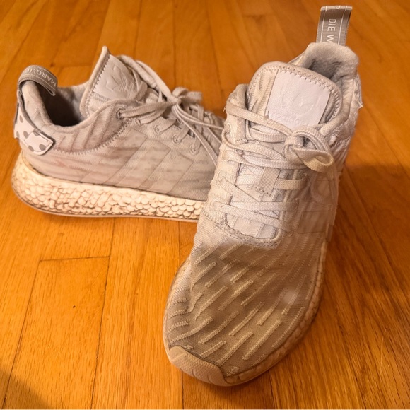 Adidas NMD R2 Triple White Crystal Ⓜⓔⓝ’ⓢ ⓢⓘⓩⓔ 8 Boost Sneakers - Picture 1 of 5